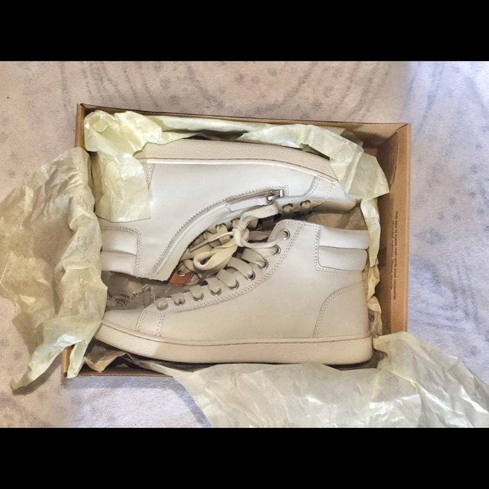 UGG Women’s Olive Fashion Sneakers